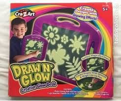Se acercan las fiestas navideñas y es, sin duda, la gran época de los party games.son aquellos diseñados para grupos grandes, fáciles de explicar, con una duración de unos 30 minutos (aunque a veces pueden alargarse a una hora) y con una alta interacción que los convierten en muy divertidos.pues hoy os hablamos de la novedad de juego de mesa el maestro. Draw N Glow Creative Desk Pizarra Con Boli De L Kaufen Alte Brettspiele In Todocoleccion 215034235