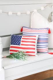 What to do with red white and blue? Easy Patriotic Decor Ideas Using Red White And Blue Decorations