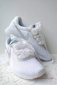 2020 Gelin Spor Ayakkabi Modelleri Nike Tasli Sneakers Kiyafet Kombinleri Gelin Nike Ayakkabilar