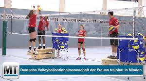 Hier findest du infos zu den spielern und trainern des teams. Volleyballnationalmannschaft Der Frauen Trainiert In Minden Youtube