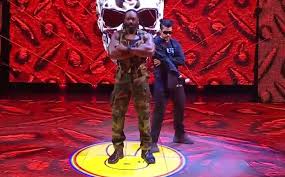 Rapper bad bunny takes over the wwe thunderdome with an epic performance of his hit single booker t. catch wwe action on wwe network, fox, usa network. Bad Bunny Revento Wwe Con Booker T Concierto En Royal Rumble Video Mediotiempo