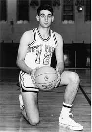 Kiedy w 1980 roku mike krzyzewski zaczynał pracę trenera na uniwersytecie duke, koszykówka akademicka przebijała jeszcze popularnością ligę nba. Mike Krzyzewski Turns 70 A Coach K Compendium Ncaa Com