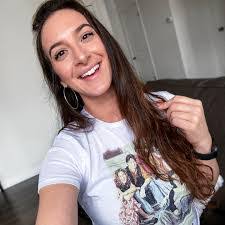 Dana Dee's Instagram, Twitter & Facebook