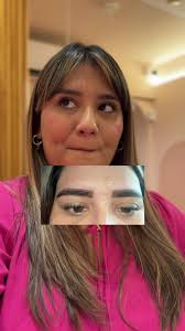 Transformación de cejas y pestañas en Goldie Beauty Studio