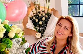 Fernandez married his wife marcela luchetti in 1993, and divorced her in 2005; Sobhre2dpveedm