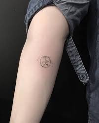 1001 coole löwen tattoo ideen zur inspiration. 1001 Ideen Und Modelle Fur Schone Kleine Tattoos