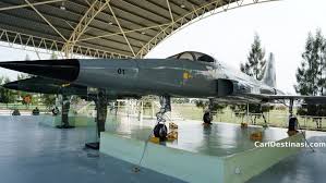 The melaka submarine museum is located on a patch of newly reclaimed land next to the sea in the klebang area of malacca. Muzium Kapal Selam Melaka Harga Tiket Apa Menarik Di Sini