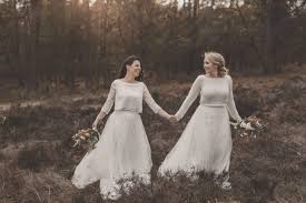 Check spelling or type a new query. Wenn Sich Gleichgeschlechtliche Paare Das Ja Wort Geben Regenbogenhochzeit Hochzeitsblog I Brautsalat