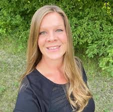 Beth Geer's Instagram, Twitter & Facebook