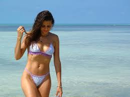 O fado não é tristeza, o fado não é alegria, o fado é sentimento e sentimento é vida eterna. Cuca Roseta A Banhos Nas Bahamas Fotografias Exclusivas Atualidade Sapo Lifestyle