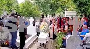 Actorul ion dichiseanu a murit în după amiaza de joi, în jurul orei 15.00, la spitalul floreasca, unde era ion dichiseanu avea 87 de ani, fiind un actor cu o bogată activitate teatrală şi cinematografică. Suidgdldjvhcrm