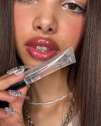 Look hot this NYE in #IcyLips 🧊🔥. Make them melt in on-trend, mirror-like  shine with #MACTrend must-haves including: 🧊Lipglass Clear 🧊Glitter in  Reflects Pearl 🧊Lip Pencil in Half-Red #NYEMakeup #WinterLipCombo  #NewYearsEveMakeup #MACLipCombo #