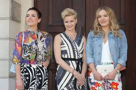 Co to za młoda dama? małgorzata kożuchowska to jedna z najpopularniejszych polskich aktorek, która od lat jest wierna swojemu wizerunkowi. Kochaj Olga Boladz Malgorzata Kozuchowska I Magdalena Lamparska Na Uroczystej Premierze Filmu Zdjecia Telemagazyn Pl