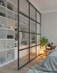 Delimiter Le Dressing Du Coin Nuit Avec Une Grande Verriere En 2020 Chambre Design Chambre A Coucher Design Idee Chambre