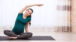 Yoga, merupakan olahraga yang baik dan dianjurkan untuk ibu hamil. 6 Manfaat Yoga Untuk Ibu Hamil
