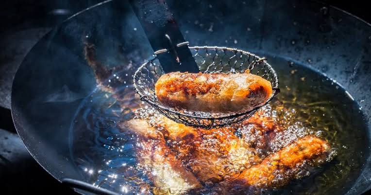 Reutilização frequente do óleo de fritura pode trazer riscos à saúde e à  qualidade dos alimentos - Portal Revista Kdea 360