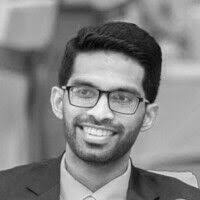 D.L. Holmes: Screenwriter and content creator.