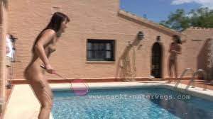 Clipspool | Nude Girls playing at the pool 1