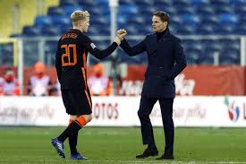 Is ook eigenlijk niet zo heel erg verrassend, vastgesteld hebbende dat zich onder. De Boer Hoopt Snel Op Turkije Uit Misschien Dan Nog Steeds Geen Toeschouwers Nederlands Voetbal Bd Nl