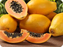 Papayas grow all year round and in this video i'll show you how to shop, store, prep and work with a juicy and delicious red papaya. Papaya Frunet