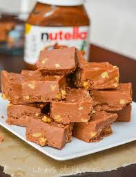 A few ingredients and a microwave are all you need to make this rich, creamy simply mix and microwave a few ingredients, let the fudge set, cut, and enjoy. 5 Minute Microwave Nutella Fudge Layers Of Happiness