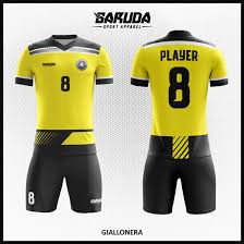 Pola raglan memiliki perbedaan pada potongannya, jika oblong dipotong lurus dari lengan, berbeda dengan raglan yang dipotong dari lubang leher hingga ke bagian ketiak. Si Kuning Desain Baju Bola Futsal Printing Code Giallonera