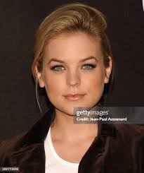 1,130 Kirsten Storm Photos & High Res Pictures