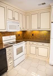 Candace is only shown taking one photo during the song, but she shows five photos to phineas when trying to prove that ferb is an alien. 100 Off White Kitchens Ideas Off White Kitchens Kitchen Remodel Kitchen Design