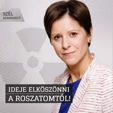 A kommentelők szerint jobban áll neki a hosszú haj, habár egyelőre csak pár centi pluszról beszélhetünk. Szel Bernadett Ideje Elkoszonni A Roszatomtol Olkt Net