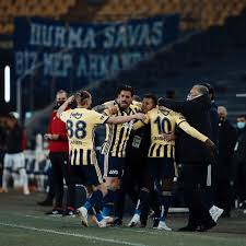 Fenerbahçe, i̇rfan can kahveci'nin transferi için medipol başakşehir'e para artı deniz türüç ve tolga ciğerci'yi bonservisleriyle birlikte verecek. Irfan Can Kahveci Kahveci10 Instagram Photos And Videos