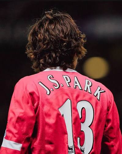 Je-Sung Park signs for Manchester United