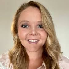 Kelly Knepper's Instagram, Twitter & Facebook