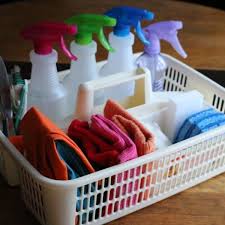 Make A Home Cleaning Kit With Non Toxic Household Supplies To Make Every Day Cleaning Easy In 2020 Cleaning Kit Clean House Cleaners Homemade