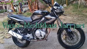 Nah bro sekalian kali saya ingin share beberapa referensi dan inspirasi gambar modifiaksi motor new vixion menggunakan velg jari jari yang saya ambil dari google.com dan beberapa referensi situs lainnya. Wow Old Vixion Pake Velg Jari Jari Tapak Lebar Youtube
