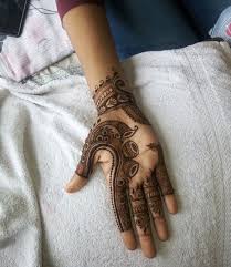 Tatouage henné main, modèles tatouages au henné, henné main facile, henné simple, motif henné, tatouage planete, bracelet pied, art du henné, dessin henné. 1001 Idees Tatouage Henne Main Ancestral Et Temporaire