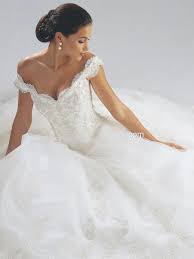 Full Tulle Skirt Sweetheart Scalloped Neckline Off The Shoulder Straps Wedding Dress Ball Gowns Wedding Online Wedding Dress Wedding Dress Styles