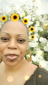 Karin McKenzie (@kays_classy_glasses)