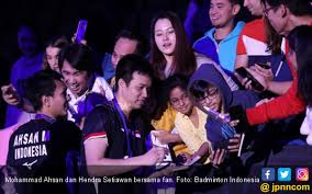 Pebulutangkis muda rahmat hidayat ingin mengikuti jejak hendra setiawan sebagai pebulutangkis ganda putra yang disegani. Pengakuan Sosok Yang Paling Dekat Dengan Ahsan Hendra Saat Laga Final All England 2019 Jpnn Com