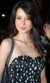 Julie estelle as the operator in the night comes for us (2018). Julie Estelle Aktris Kecantikan Wanita