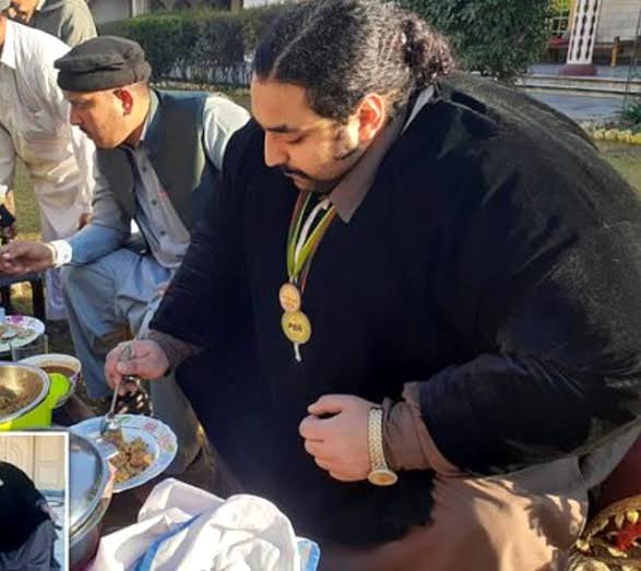 pakistanlı hulk ile ilgili görsel sonucu"