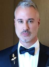 Adele Neebling's Instagram, Twitter & Facebook