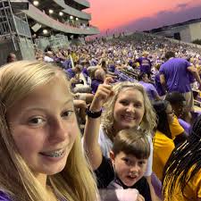 Christy Sutton (@LoveaSutton)