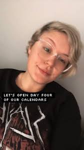 Yellow Glitter Lashes and Stiletto Nails Transformation