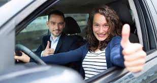 123/2013, cererea şi actele prezentate în continuare se depun personal de către titular la oricare serviciu public comunitar regim permise de conducere şi înmatriculare a vehiculelor. Scoala De Soferi 2019 Acte Necesare Eliberarii Permisului De Conducere