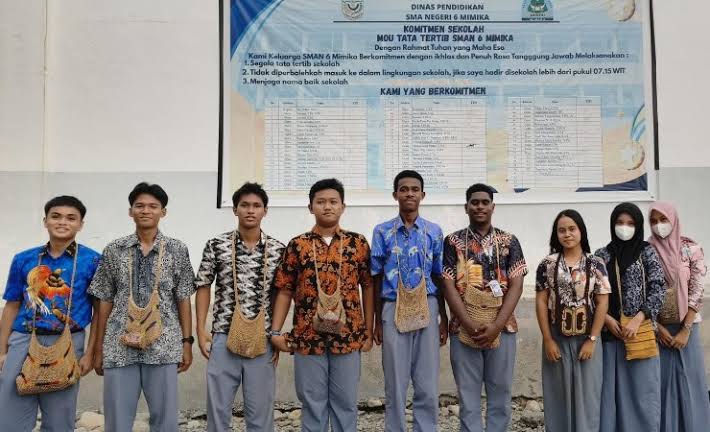 SMA Negeri 6 Mimika Wajib Noken Setiap Kamis untuk Dukung Ekonomi Lokal