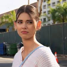 Do fans like the new actress