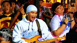 Di dalam dunia ini tak mungkin dapat ku cari pengganti dirimu oh. Lirik Lagu Mengapa Perpisahan Yang Kau Pinta Flybaits