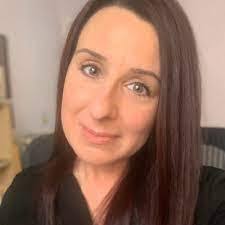 Kelly Macomber's Instagram, Twitter & Facebook