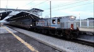 The batu tiga ktm komuter station accommodates 2 side platforms with 4 tracks, parking facility is available at this station. 19 7 2015 Ktm Km197 Batu Gajah By Daniel Qihuai Ng