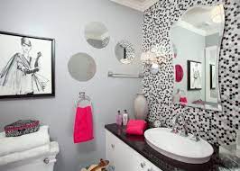 This is one of the beautiful rustic bathroom ideas you can apply in your small bathroom or powder room. 20 Wall Decorating Ideas For Your Bathroom Housely